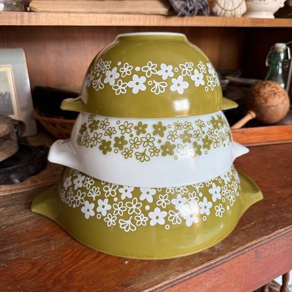 Crazy Daisy Pyrex Bowls - Picture 3 of 10